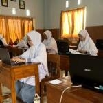 Santriwati SMA ABS Malang Ikuti TKA Selama Empat Hari