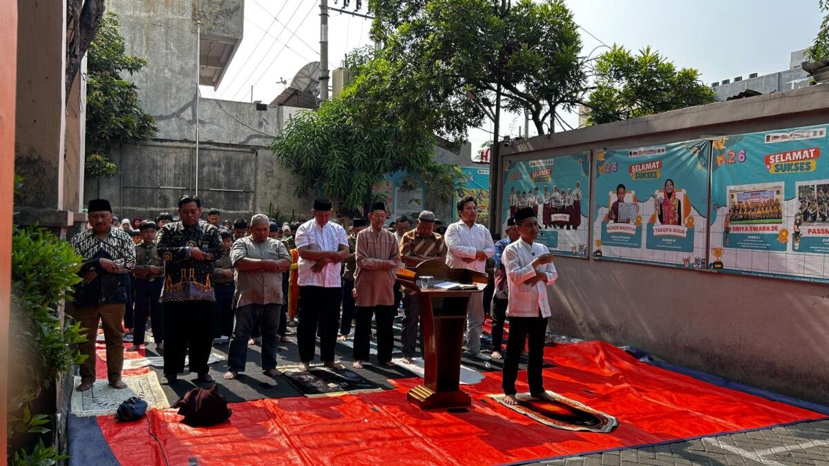 SD Muhammadiyah 26 Surabaya Gelar Salat Istisqa dan Donasi Karhutla