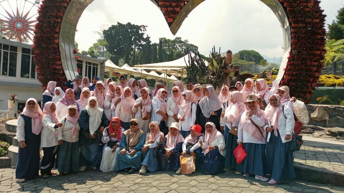 Selantang Aisyiyah Bumiaji Refresing di Selecta: Belajar SEFT, Usia Panjang Penuh Berkah