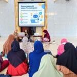 Sembari Lesehan di Masjid, Guru SD Muhammadiyah 2 Tulangan Belajar Buat Game AI