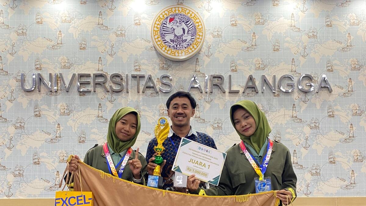 Siswa SMK Muhammadiyah 6 Modo Juara Esai Nasional lewat Gagasan Deteksi Stres Ayam Petelur