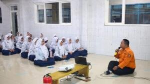 Siswa SMP Muven Belajar Tanggap Gempa hingga Kebakaran Bersama BPBD Surabaya