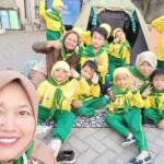 Siswa TK Aisyiyah 51 Jelidro Meriahkan Prasiaga Kelurahan Sambikerep