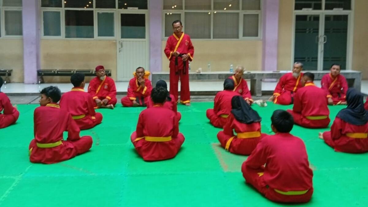Tapak Suci Surabaya Lantik 14 Kader, Dua Siswa Ikuti Pembekalan Lanjutan