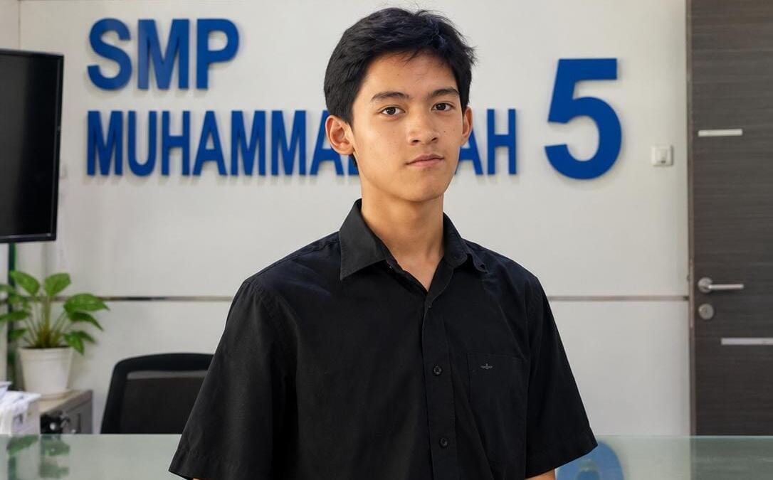Tembus Raffles Institution! Siswa Spemma Surabaya Kenzo Alfaris Wijaya Lanjutkan Pendidikan ke Singapura