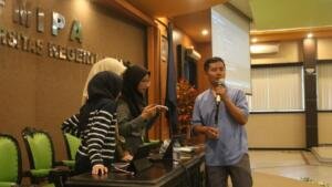 Tiga Siswa Spemdalas Berbagi Coding dan IoT kepada 150 Mahasiswa UM