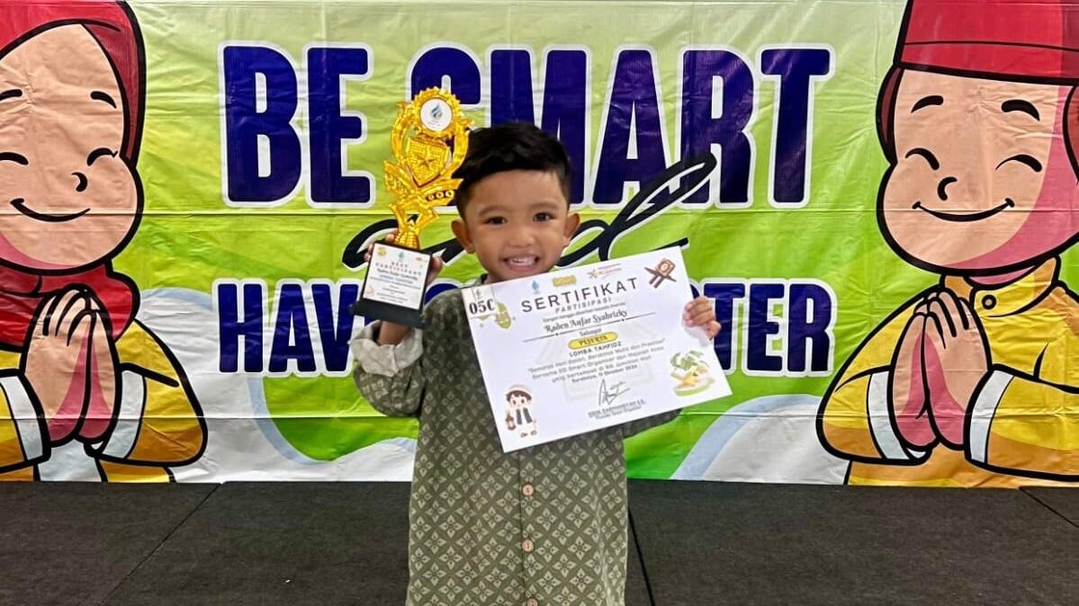 Usia 4 Tahun, Siswa TK Aisyiyah 04 Surabaya Raih Juara Harapan III Lomba Tahfidz SD